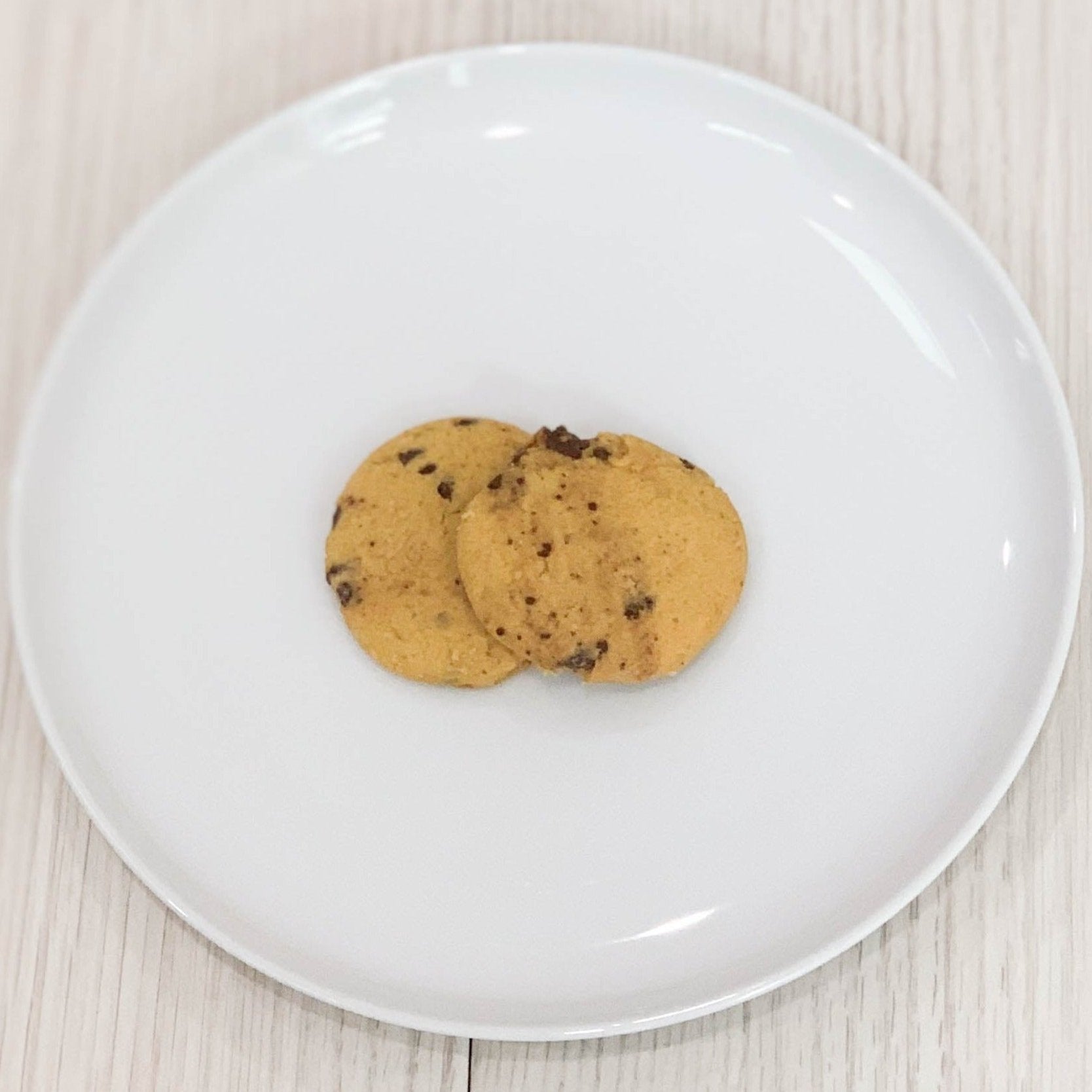 Vanilla Choc Chip Low Carb Cookie